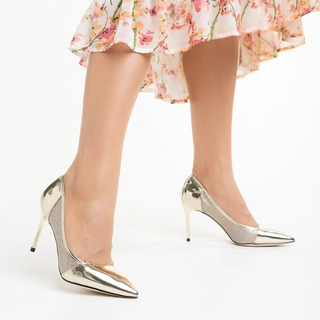 A kedvezmények lavinája - Kedvezmények Letty arany női cipő, lakkozott műbőrből készült Promóció