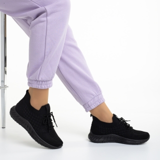 Easter Sale - Kedvezmények Kassidy fekete női sportcipő, textil anyagból készült Promóció