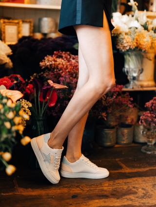 Women's Month - Kedvezmények Yeva fehér és kék női sport cipő ökológiai bőrből Promóció