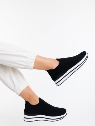 Super Love Sale - Kedvezmények Denisia fekete női sportcipő textil anyagból Promóció